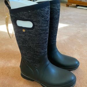 BOG brand. Boots are weather proof. Never used